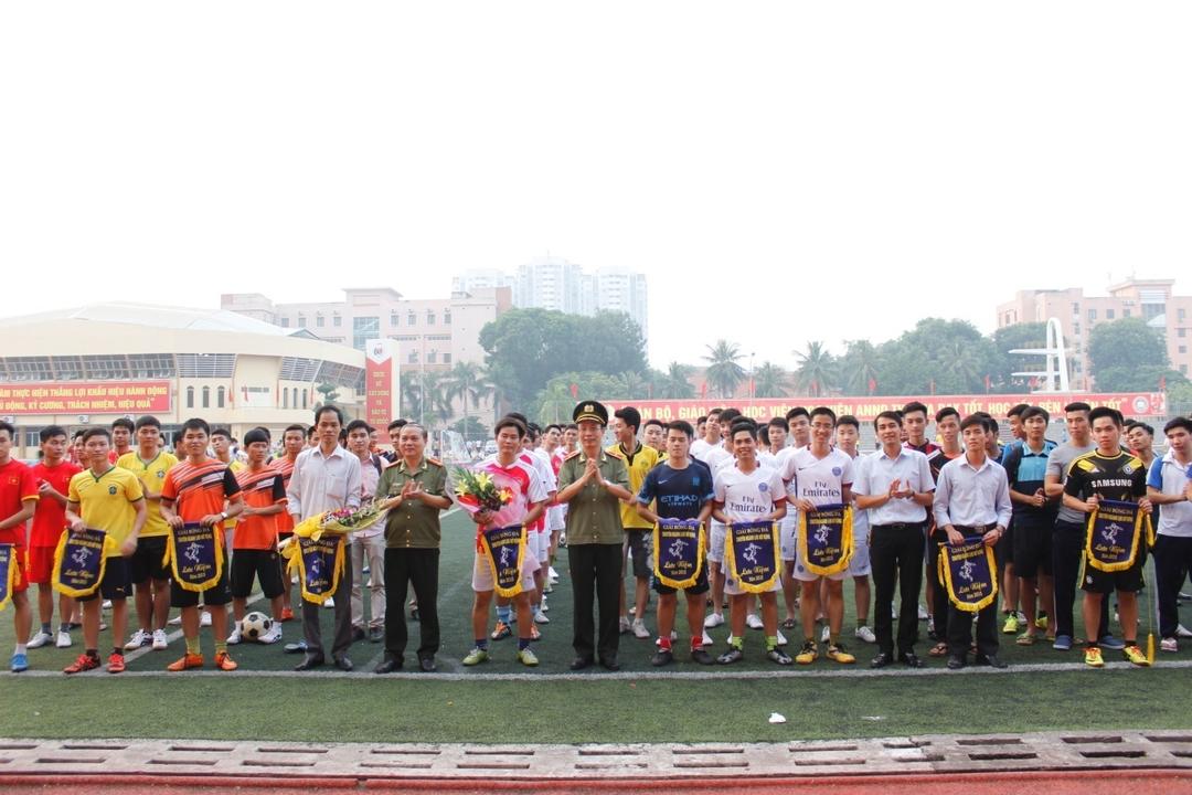 KHOA LUẬT TỔ CHỨC “GIẢI BÓNG ĐÁ CHUYÊN NGÀNH LUẬT HÌNH SỰ C500 MỞ RỘNG”