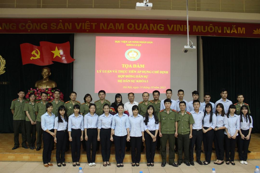 KHOA LUẬT TỔ CHỨC “TỌA ĐÀM LÝ LUẬN VÀ THỰC TIỄN ÁP DỤNG CHẾ ĐỊNH HỢP ĐỒNG DÂN SỰ” ĐỐI VỚI LỚP CHUYÊN NGÀNH LUẬT HỆ DÂN SỰ KHÓA 1