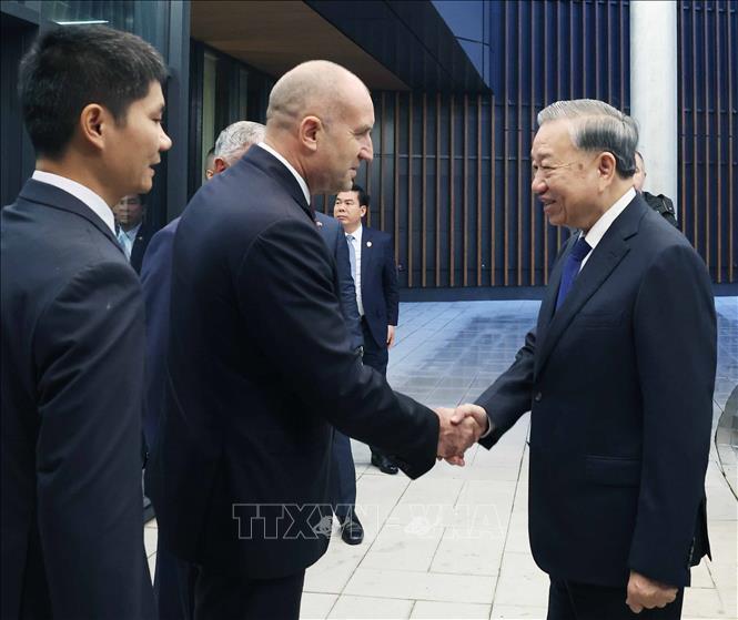 Tổng Bí thư Tô Lâm thăm Công ty công nghiệp quốc phòng Samel-90 của Bulgaria