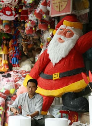 Hàng Noel “made in Vietnam” lên ngôi