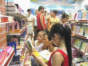 Thị trường đồ dùng học tập vào mùa “nóng”