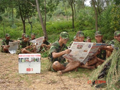 Nhịp cầu nối với hậu phương