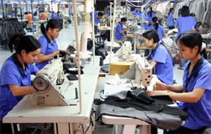 Thu nhập của công nhân Việt Nam tăng nhanh nhất châu Á trong năm 2011