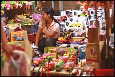 Đồ chơi trẻ em: Bao giờ mới hợp chuẩn?