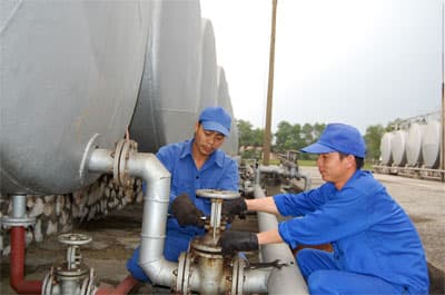 Ống ngược nguồn chảy mãi