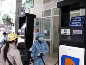 Tăng giá xăng, dầu là tin đồn thất thiệt