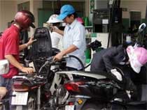 Vẫn giữ nguyên giá bán xăng, dầu