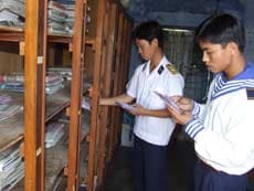Nghĩa tình qua những cánh thư