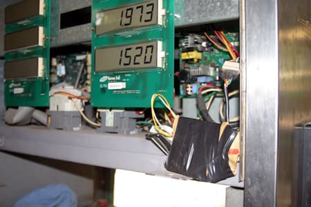 Hà Nội: Cây xăng Kim Giang: Gắn chíp để “móc túi” khách hàng