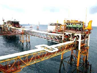 Vietsovpetro khai thác vượt mức 300.888 tấn dầu thô