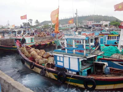 Nối đôi bờ yêu thương