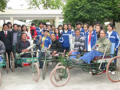 Giáo dục truyền thống bằng hoạt động cụ thể