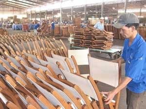 Ngành gỗ gặp khó về nguyên liệu và thị trường