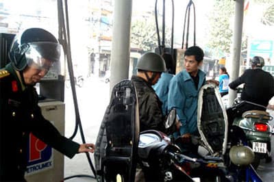 Giảm thuế nhập khẩu xăng dầu