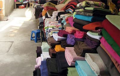 Vải ngoại vẫn lấn sân