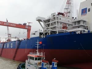 Hạ thủy tàu chở dầu thô 104.000 tấn