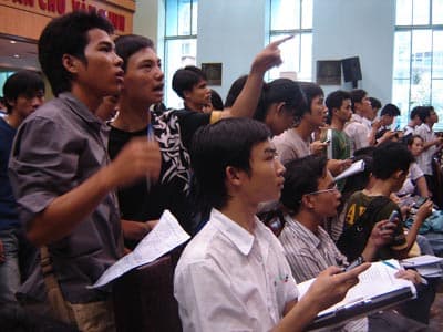 Thị trường chứng khoán bất ngờ tăng điểm