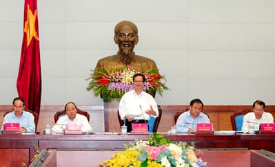Thủ tướng Nguyễn Tấn Dũng làm việc với các nhà khoa học, chuyên gia kinh tế