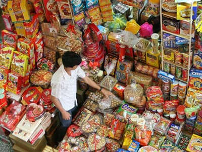 Bảo đảm nguồn hàng, bình ổn thị trường dịp Tết Tân Mão