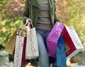 Dân châu Á ngày càng mua sắm nhiều