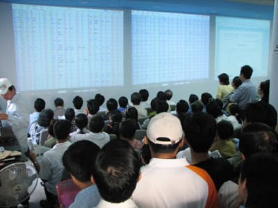 Vẫn “giơ cao đánh khẽ”