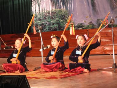 “Nhiều tài năng trẻ về nghệ thuật không chịu trở về vì sự đãi ngộ trong nước chưa thỏa đáng”