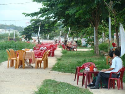 “Công dụng phụ” của vỉa hè, công viên