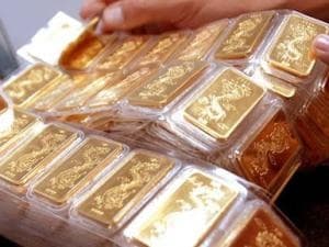 Giá vàng giảm dưới ngưỡng 44 triệu đồng/lượng