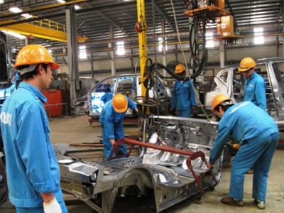 Xe ô tô ngoại lấn át xe nội