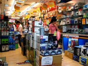 Sức mua hàng hóa và dịch vụ tăng rất thấp