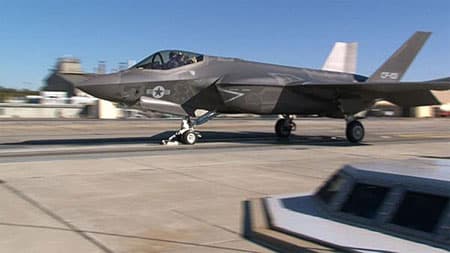 Mỹ: F-35C Lightning II lần đầu tiên “kết hợp” với EMALS