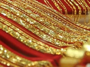 Giá vàng tiến sát 44 triệu đồng