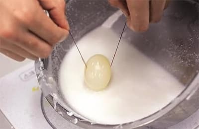 Trung Quốc điều tra về trứng gà giả