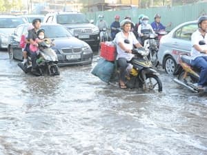 Triều cường gây ngập nhiều tuyến đường TP.Hồ Chí Minh