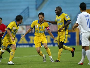 Sôi động thị trường chuyển nhượng