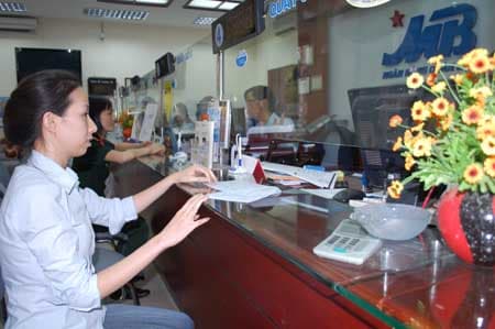 “Vua cổ phiếu OTC” có “hot” trên sàn chính thức?