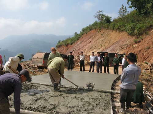 Có hay không “khủng hoảng thừa”?
