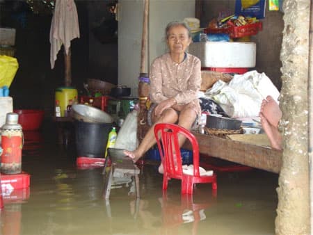 Rốn lũ Quảng Vinh khắc khoải chờ nước rút