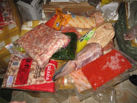 Thu giữ hơn nửa tấn thực phẩm cao cấp không rõ nguồn gốc