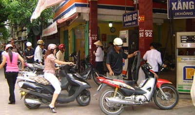 Các doanh nghiệp chính thức xin tăng giá xăng