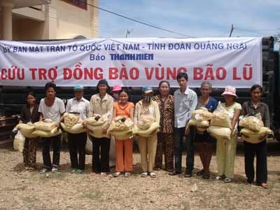 Cùng dân đẩy lùi đói rét, dịch bệnh