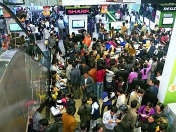 Thị trường Hà Nội “nóng” cùng Tháng khuyến mại 2009