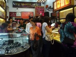 Giá vàng thế giới và trong nước cùng tăng nóng