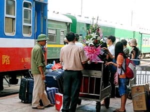 Giá vé tàu Tết Canh Dần dự kiến tăng đến 30%
