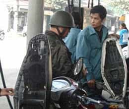 Người tiêu dùng có quyền giám sát cơ chế kinh doanh xăng dầu mới