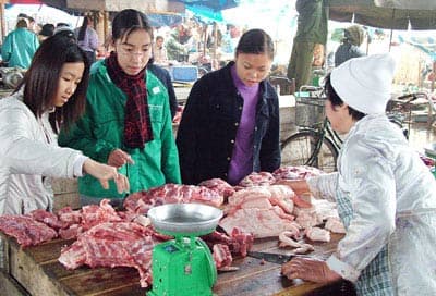 Giá thực phẩm và dịch vụ sau Tết vẫn rất cao