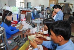 Giao dịch bằng VND và USD đều giảm