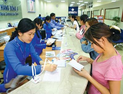 Lãi suất giao dịch bằng VND giảm nhẹ