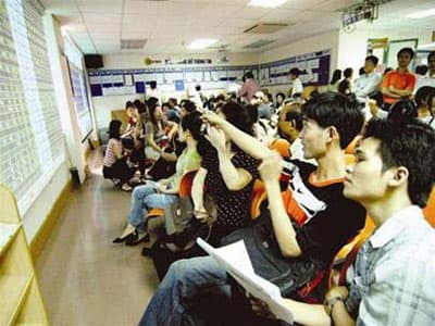 Vượt qua áp lực bán, thị trường tăng điểm trở lại