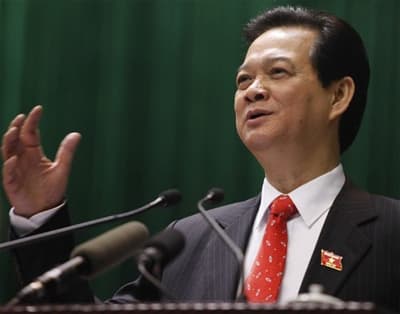 Hoàn thiện thể chế kinh tế thị trường định hướng xã hội chủ nghĩa, thúc đẩy cơ cấu lại nền kinh tế, chuyển đổi mô hình tăng trưởng